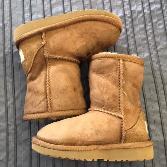TODDLER UGG BOOTS - Picture 6 of 6
